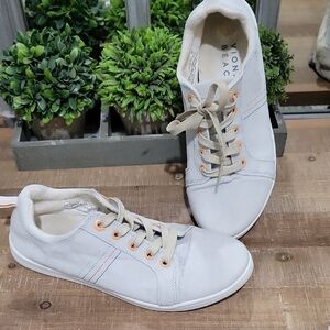 Vionic Beach Women's Size 8 Ivory Canvas Washable Sneakers with Colorful Eyelets